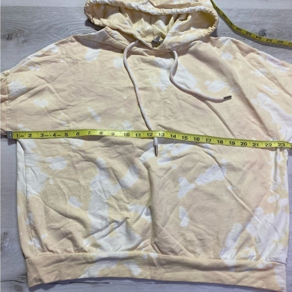 ASOS DESIGN (Set) Tie Dye Sweatshirt & Jogger Set, Butter/White, Size 6
K - Picture 16 of 16